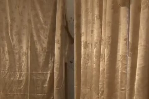 lady-man gets Glory hole Surprise