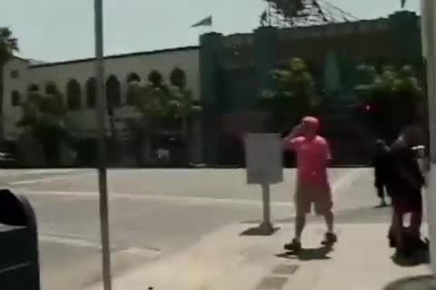 teen Sucks ebon ladyboy