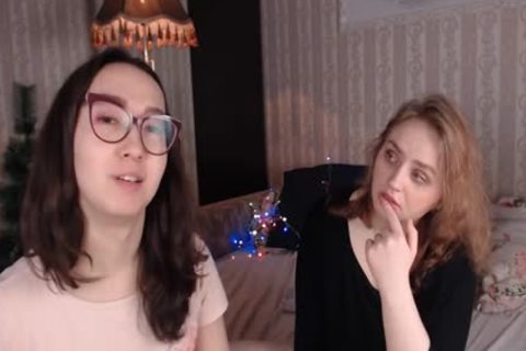 filthy kissing brunette hair TS And Red blowjob babe