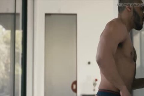 Dillon Diaz Will acquire to Leave Ts Foxxy In The Shower