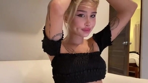nice-looking cam gal Being nice-looking