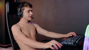 TransSensual: Couch Creampie: A Gamer's Delight