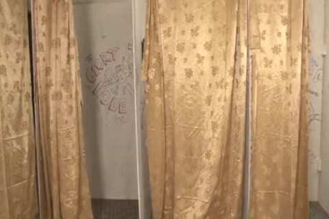 ladyboy Diamond Dixon - Glory hole Surpri